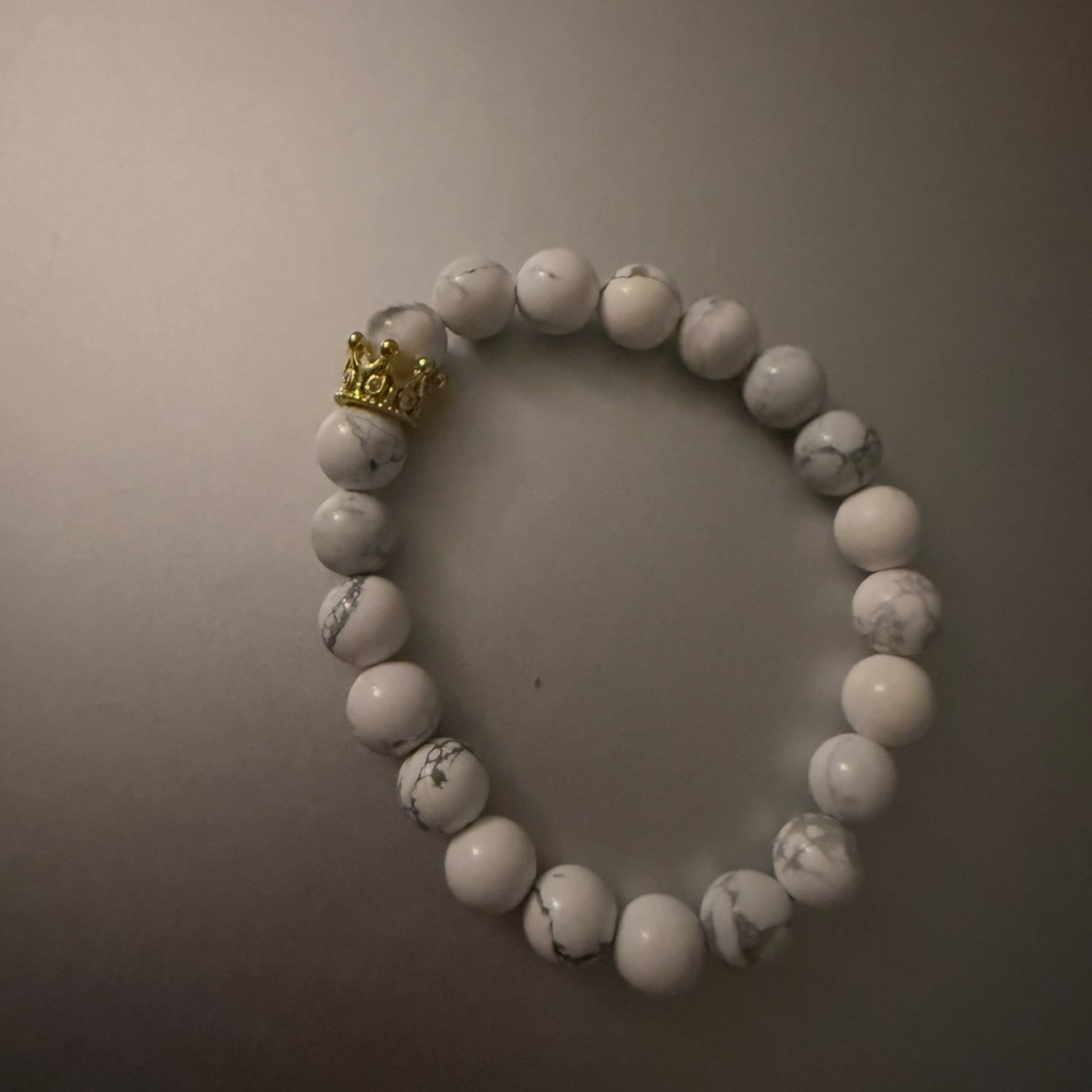 Marbled Bead Bracelet with Gold Crown Charm